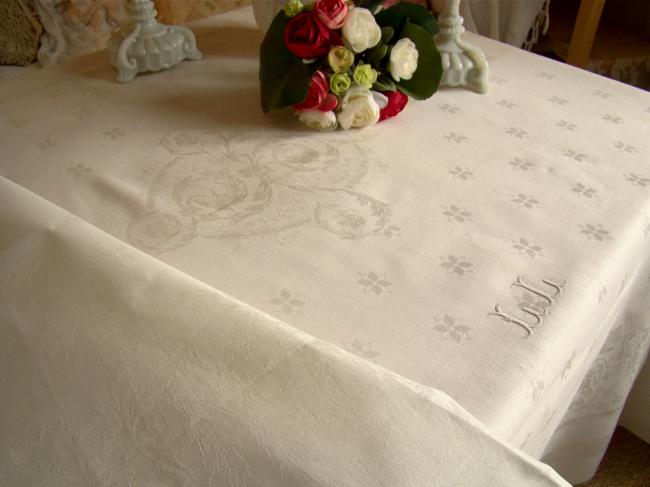 Somptuous Banquet tablecloth in linen damask, golden aigle & acanthus, mono LL