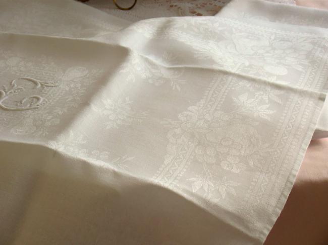 Superb set of 10 large napkins in linen damask with Fruits of autumn, mono MC