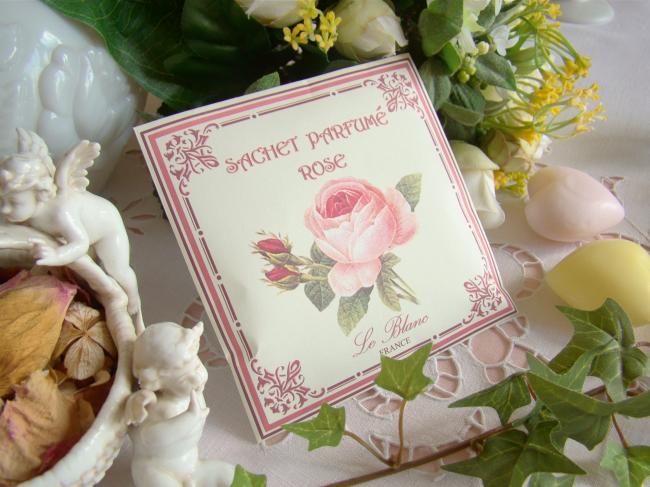 Joli Sachet parfumé à la Rose, décor à la Redouté, encadré Art Nouveau