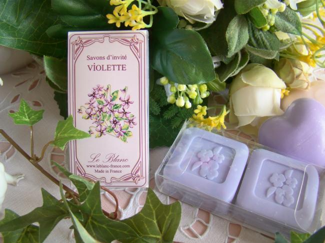 Lovely box with 2 small soaps in Violette fragance, 2 x 25grs