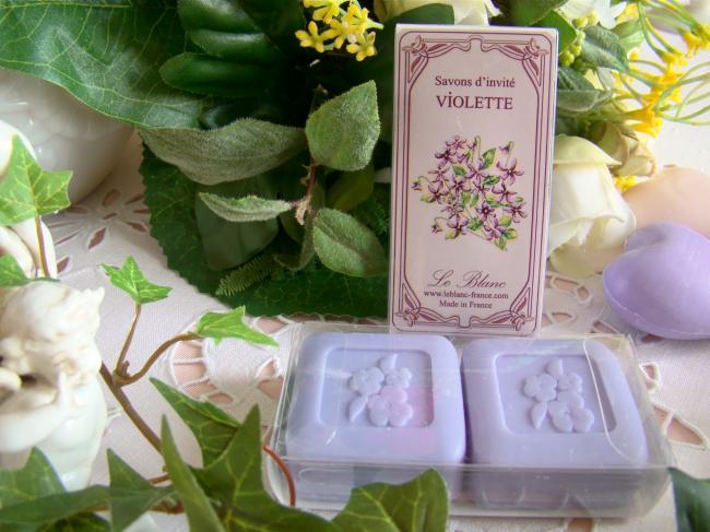  Jolie boite de 2 savons d'invité parfumés à la Violette, 2 x 25grs