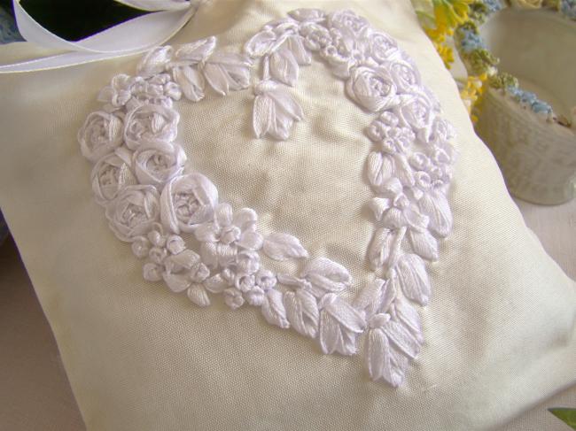 Luxurous lavander sachet in silk with ribbon embroidered heart in ivory & white