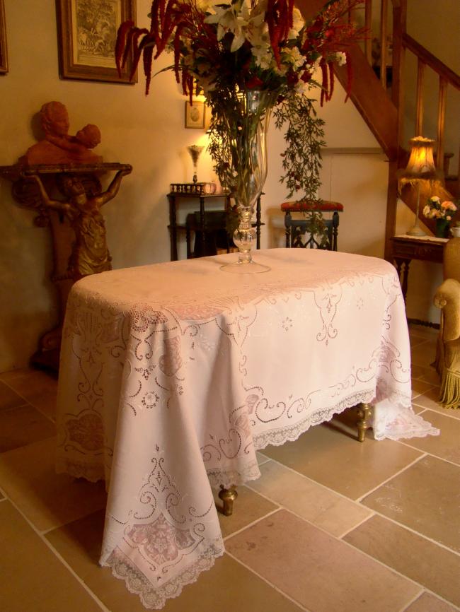 Gorgeous italian bridal tablecloth with Richelieu embroidery and fillet lace