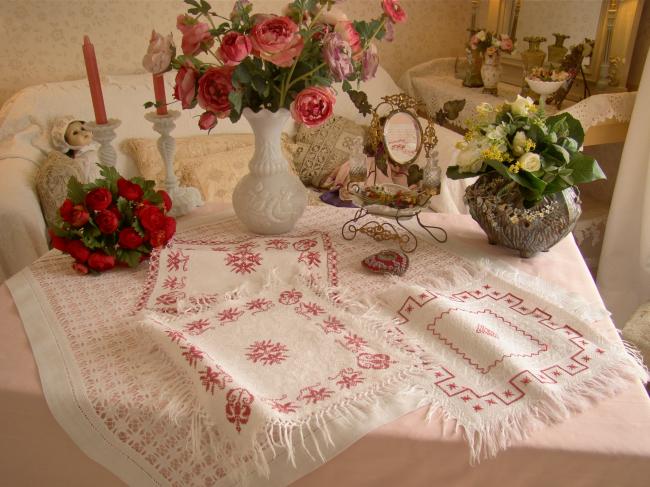 Lovely set of 3 doilies in damask with red embroidery 1900