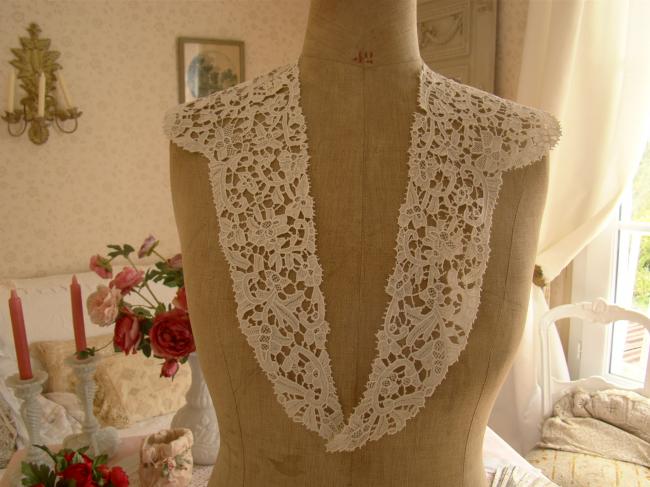 Superb collar in needlework with point de Venise 19th century