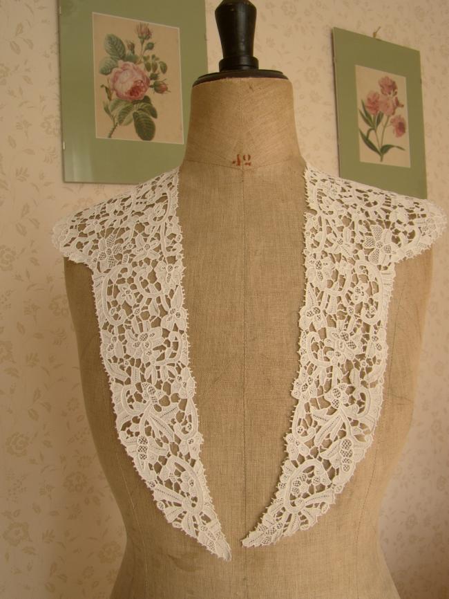 Superb collar in needlework with point de Venise 19th century
