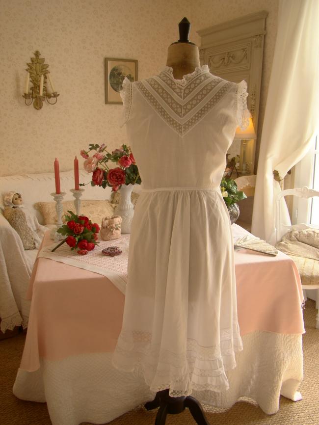 Romantic day gown underwear in batist with flounces of Valenciennes 1900