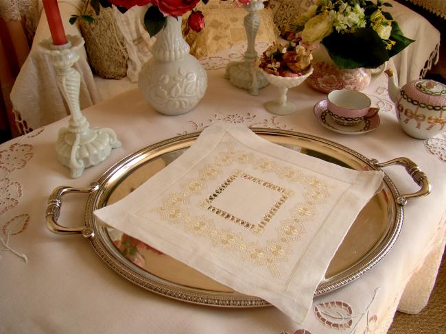 Charming table centre in muslin with gold silk thread embroidery 1900