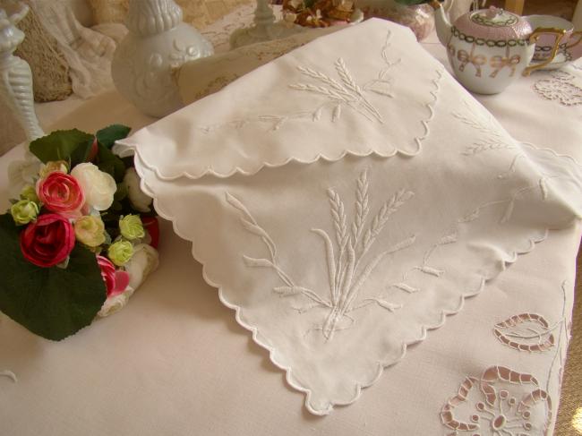 Romantic night-dress case with wheatin embroidery