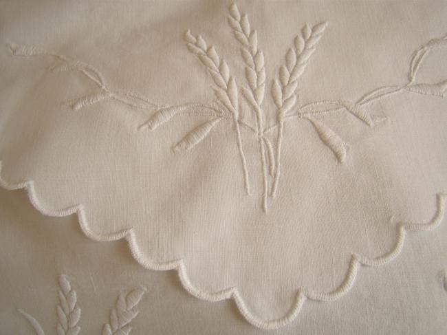 Romantic night-dress case with wheatin embroidery