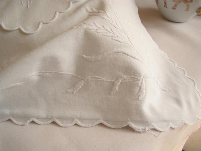 Romantic night-dress case with wheatin embroidery