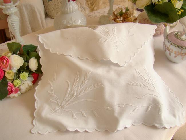 Romantic night-dress case with wheatin embroidery