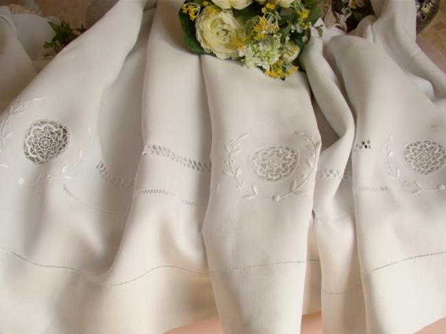 Superb linen sheet with hand-embroidered openwork and Venice inserts