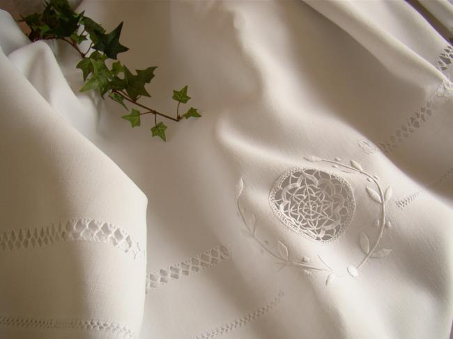 Superb linen sheet with hand-embroidered openwork and Venice inserts