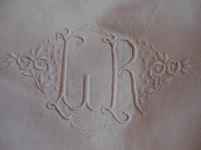 A pair of sheets with embroidered monogramm LR