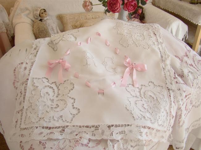 Magnificient sheet with its matching pillow case, Rich Richelieu hand-embroidery
