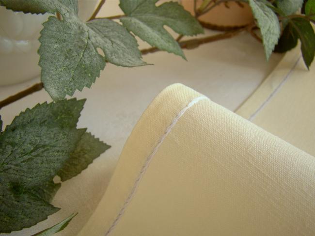 Romantic table runner with hand-embroidered sweet peas