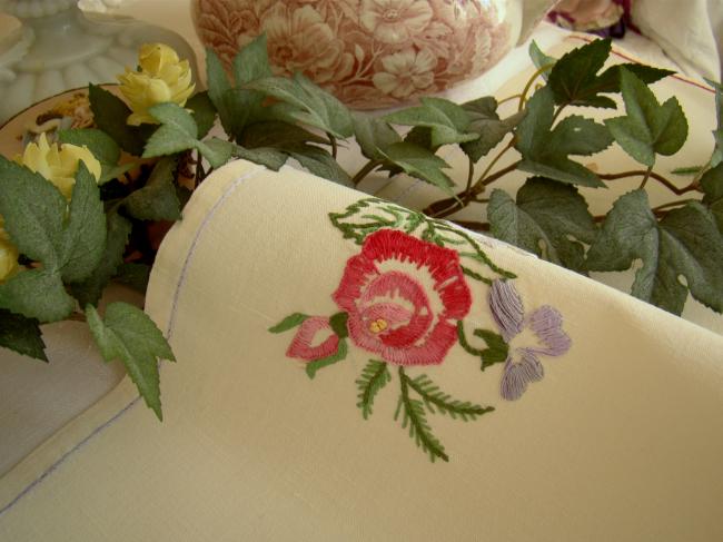 Romantic table runner with hand-embroidered sweet peas