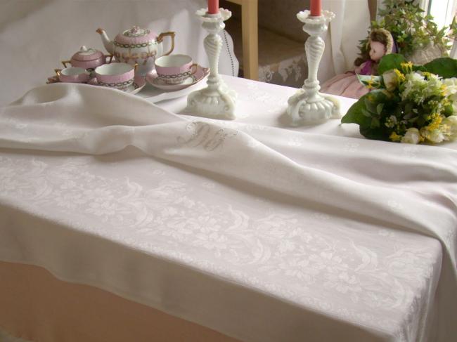 Superb tablecloth & its 6 serviettes in damask linen,floral pattern,1900 mono DP