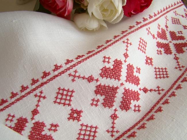 Magnifique nappe en lin blanc brodée d'une belle frise rouge au point de croix