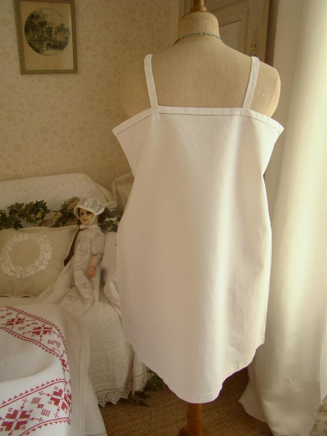 Lovely day shirt or short nightgown, with hand-embroidered pearls and mono OM
