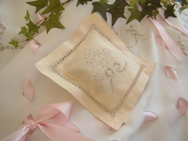 Charming lavander sachet with hand-embroidered openwork bouquet of flowers(ecru)