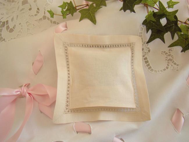 Charming lavander sachet with hand-embroidered openwork bouquet of flowers(ecru)