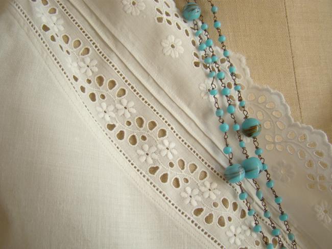 Romantique cache-corset en coton avec galons de broderie anglaise