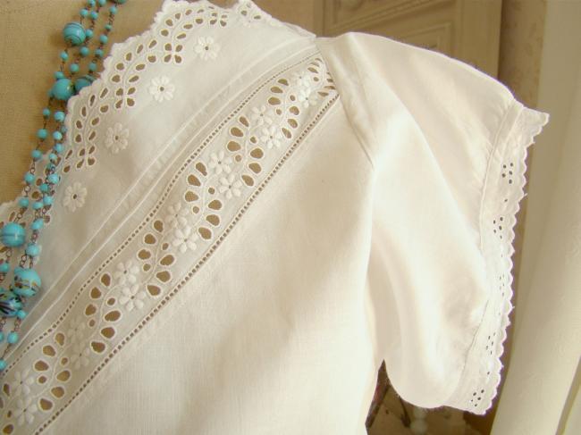 Romantique cache-corset en coton avec galons de broderie anglaise
