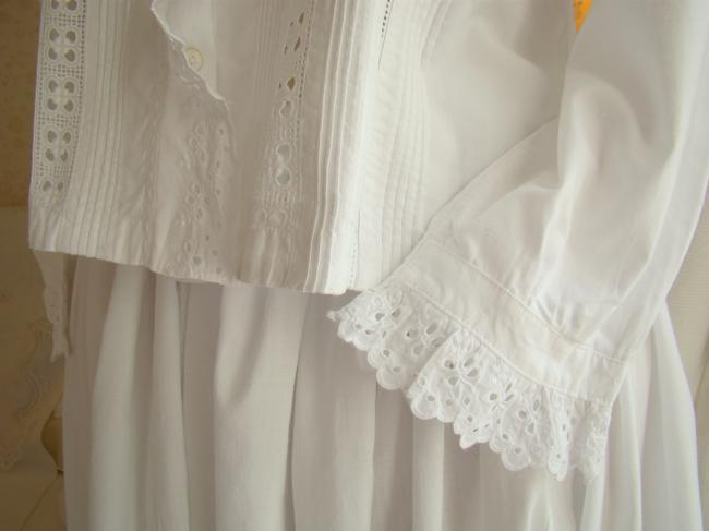 Lovely blouse with small pleats and flounces of  broderie anglaise 1900