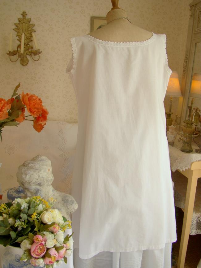 Graceful nightgown with handmade broderie anglaise collar