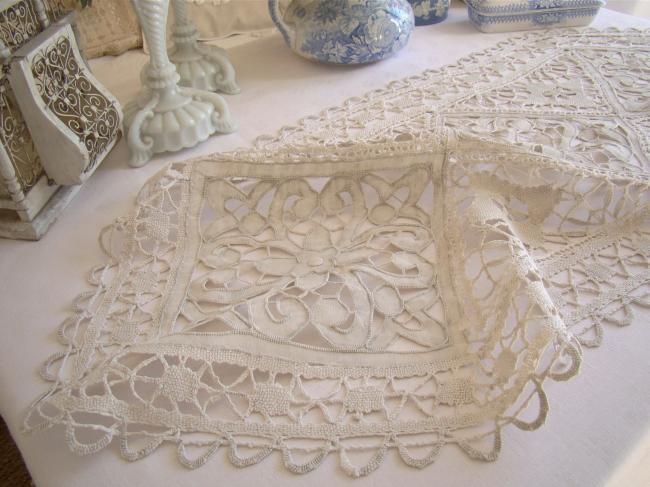 Beautiful table runner with hand-embroidered Richelieu flowers, bobbin lace 