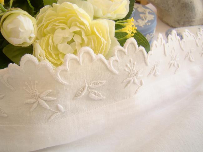 Pretty pillowcase in pure linen with hand-embroidered flowers and monogram PB