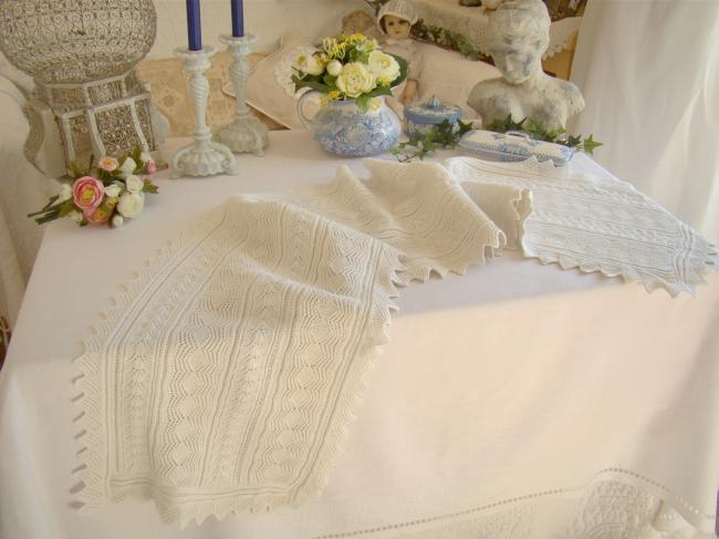 Superb table runner in white cotton knitted lace