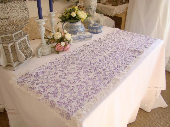 Superb table runner with Renaissance tape lace