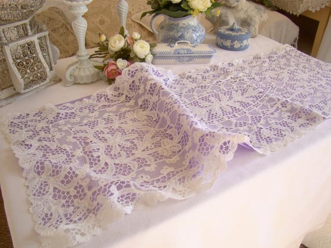 Superb table runner with Renaissance tape lace