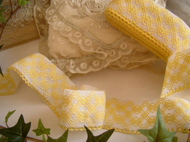 Charmante ancienne dentelle avec motif tissé jaune, en 42mm