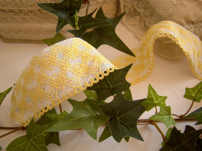 Charmante ancienne dentelle avec motif tissé jaune, en 42mm