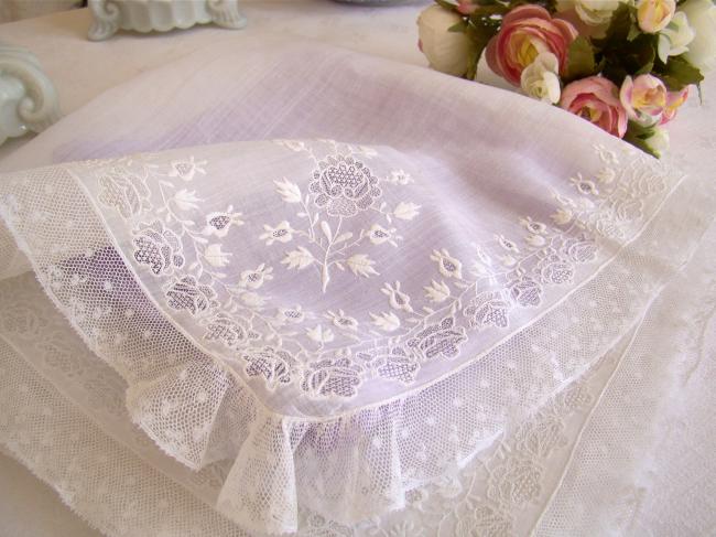 Rare and exceptional huge ball embroidered handkerchief and handmade lace 1870