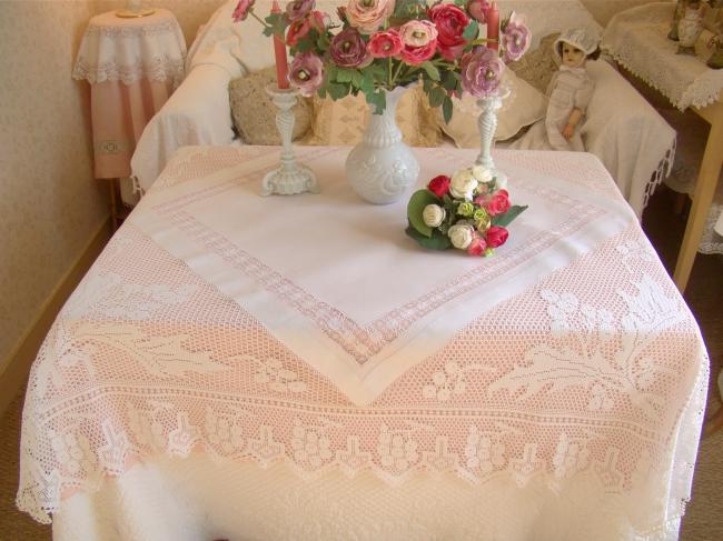 Marvelous festooned tablecloth with filet lace and drawn thread river 1900