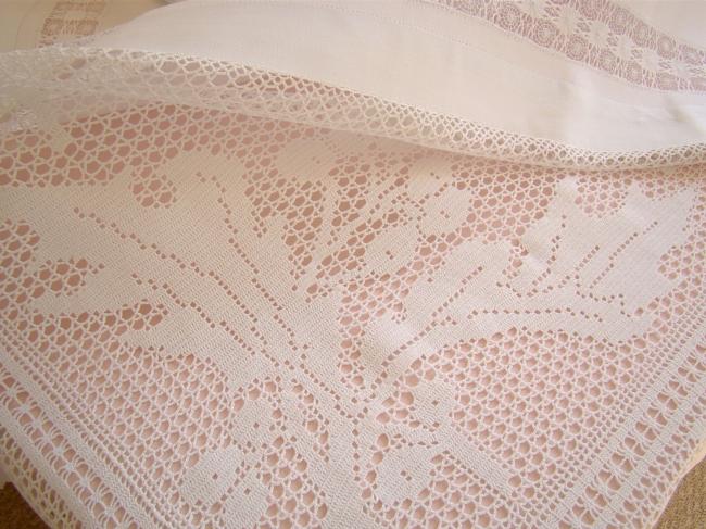 Marvelous festooned tablecloth with filet lace and drawn thread river 1900