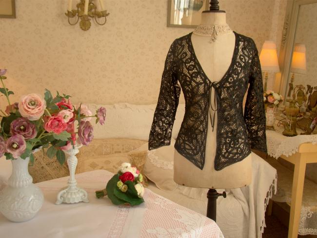 Rare evening jacket made in black ribbon lace Renaissance 1900