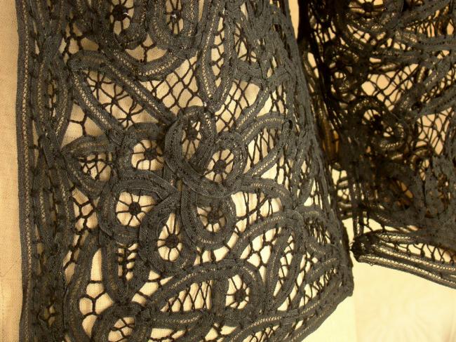 Rare evening jacket made in black ribbon lace Renaissance 1900