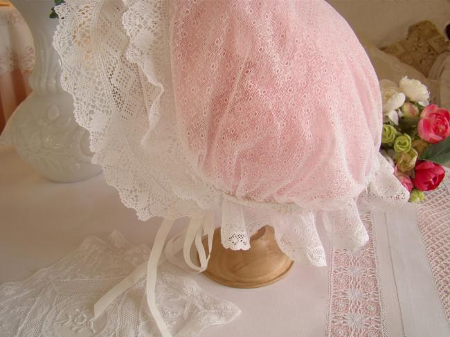 Charming bonnet  in tulle with bobbin lace  1920