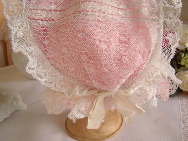 Romantique bonnet en tulle ajouré à fleurettes et dentelle Valenciennes 1920