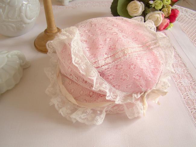 Romantique bonnet en tulle ajouré à fleurettes et dentelle Valenciennes 1920