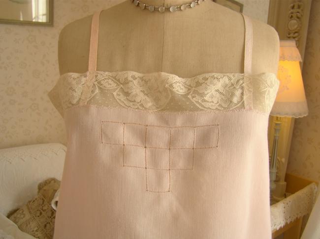 Romantique chemise de jour mousseline soie rose et dentelle de Calais 1930