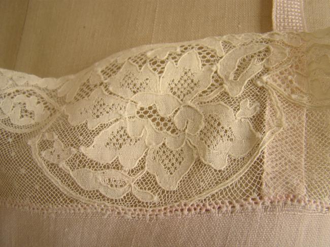 Lovely day shirt  in pink silk mousseline and Calais lace 1930