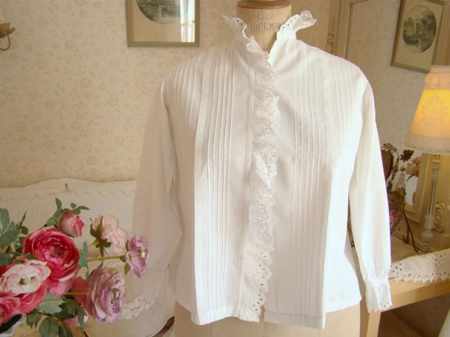 Pretty blouse with small pleats and flounces of  broderie anglaise 1900