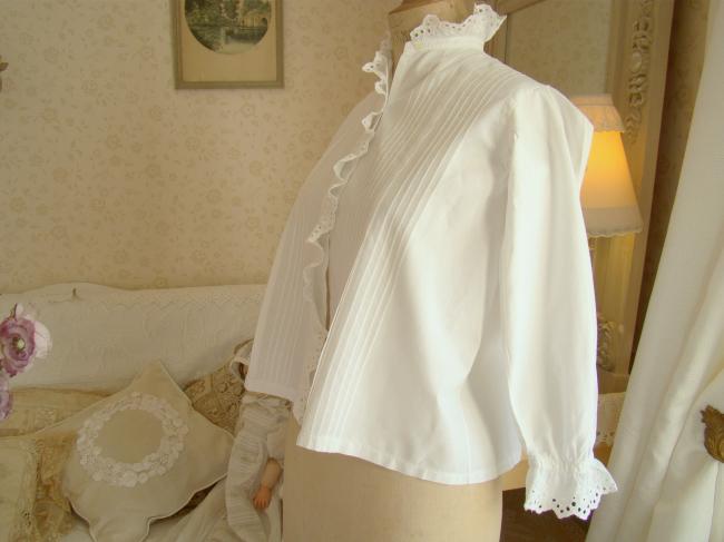 Pretty blouse with small pleats and flounces of  broderie anglaise 1900